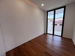 West Coast Road (D5), Terrace #556645281